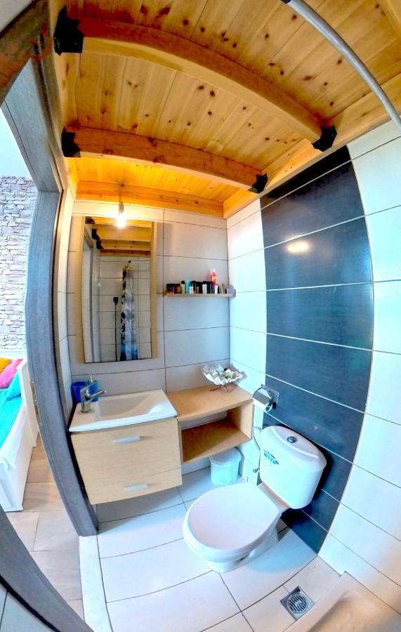 - Sleeps 2 & Private Ocean Terrace Haraki