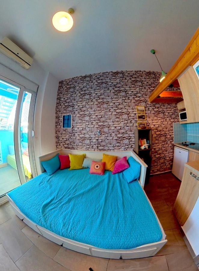 Apartment Shack S&l *